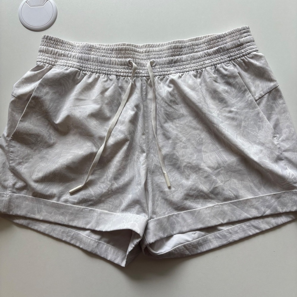 Lululemon Womens White Gray Swift Speed Running Shorts Drawstring Size 8